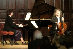 Rena Fruchter and Steven Isserlis perform at The Players benefit in 2005